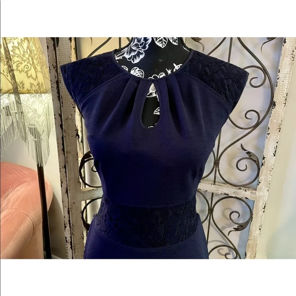 Nanette Lepore Dresses & Skirts - Nanette Lepore Dress Navy Blue Lace Sleeveless Sz6